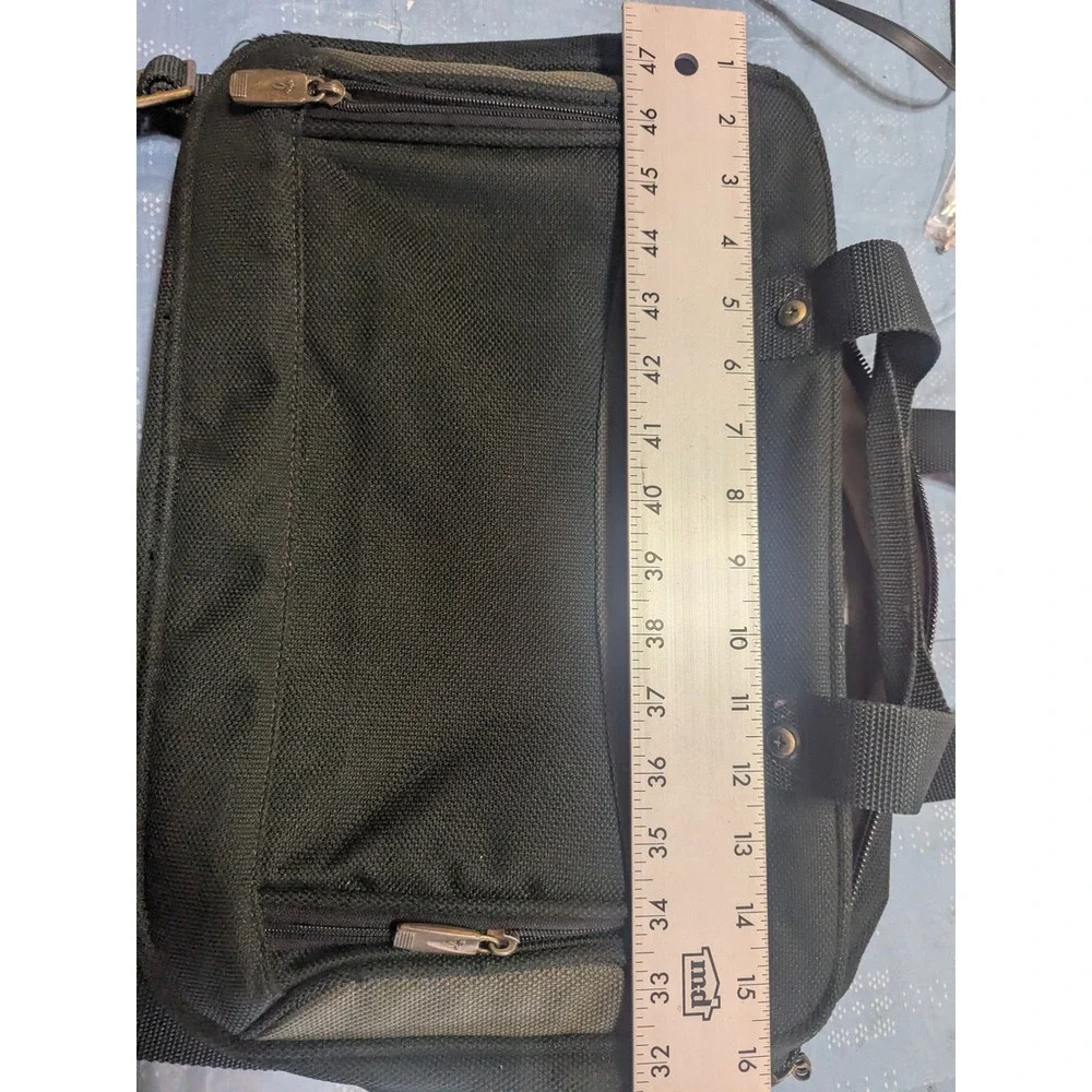 Vintage Ricardo Beverly Hills Green Travel Bag Carry On Shoulder Bag 76552